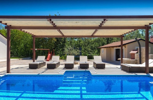 Bazgalji House | 195 m² House ∙ 4 bedrooms ∙ 10 guests