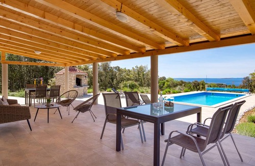 Suha Punta House | 195 m² House ∙ 4 bedrooms ∙ 10 guests