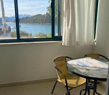 Blace Apartment | 2 bed Comfy Gem: Functional, Ideal Location, Steps to the Beach