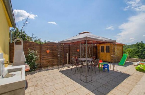 Snasici House | 2 bedroom accommodation in Labin