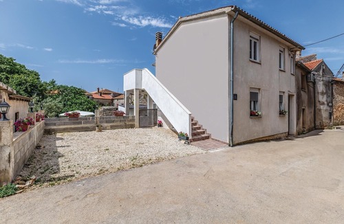 Galizana Apartment | 2 bedroom accommodation in Galizana