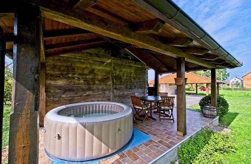 Karlovac House | 2 bedroom amazing home in Zamrsje
