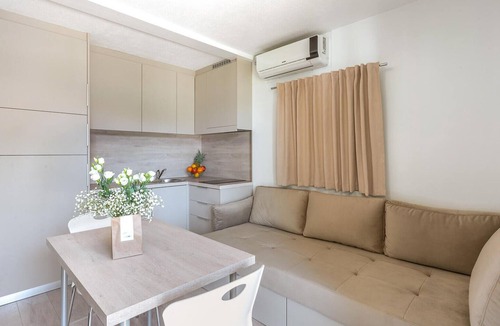 Brzac House | 2 bedroom amazing (sta)caravan in Glavotok