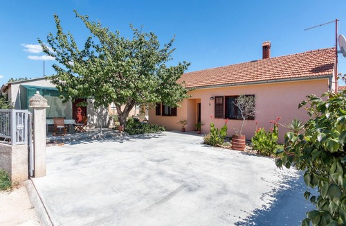 Sikici House | 2 bedroom beautiful home in Sikici