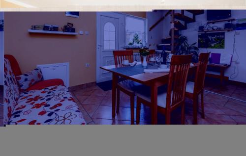 Licko Lesce House | 2 Bedroom Cozy Home In Licko Lesce