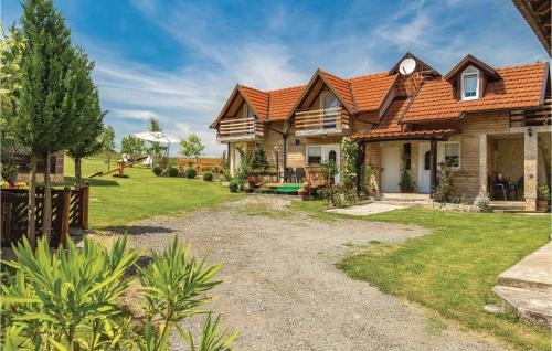 Licko Lesce House | 2 Bedroom Cozy Home In Licko Lesce