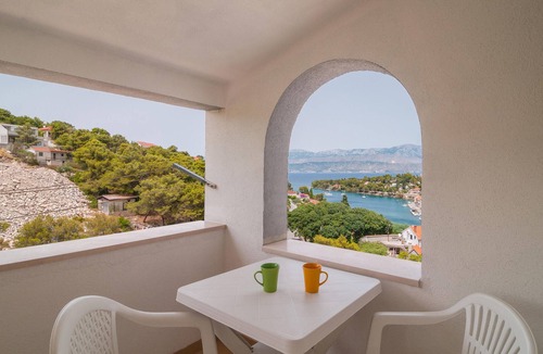 Splitska Apartment | 2 bedroom cozy apartment in Supetar-Splitska