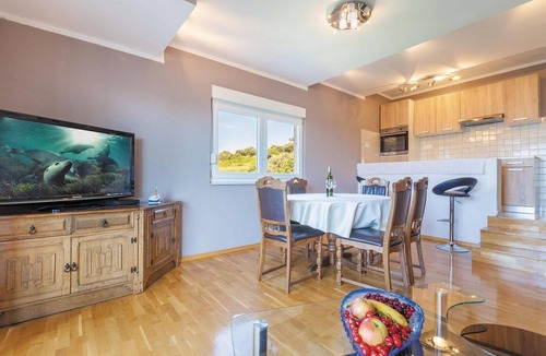 Zrnovnica Apartment | 2 bedroom lovely apartment in Zrnovnica