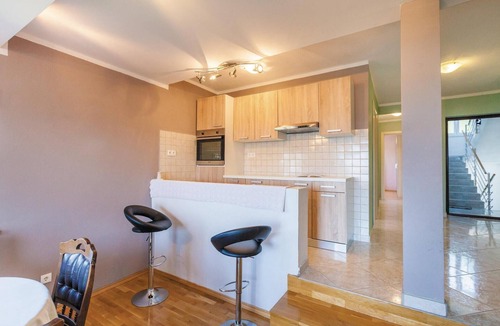 Zrnovnica Apartment | 2 bedroom lovely apartment in Zrnovnica