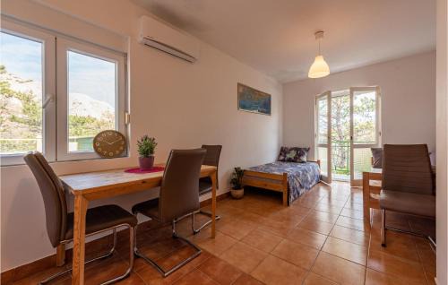 Bosana Apartment | 2 Bedroom Lovely Apartment In Novalja