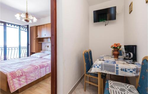 Cesarica Apartment | 2 Bedroom Lovely Apartment In Ribarica