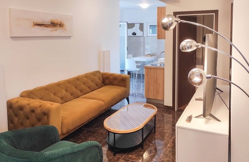 Businci Apartment | 2 bedroom nice apartment in Okrug Gornji