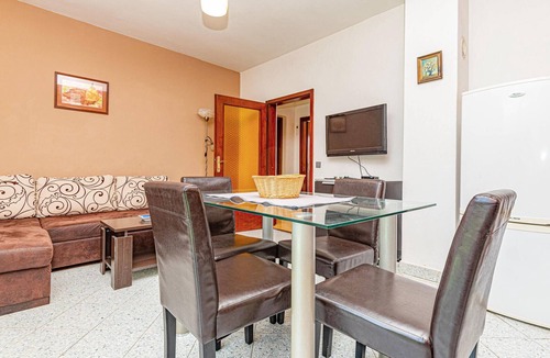 Betina House | 2 bedroom pet friendly home in Betina