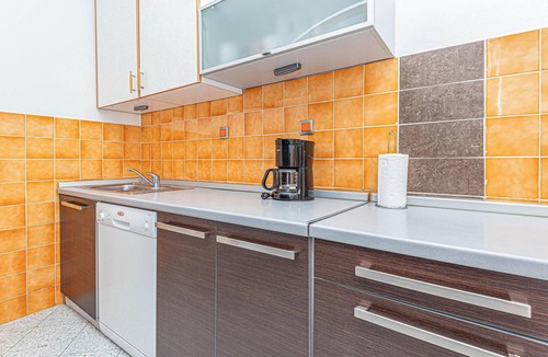Betina House | 2 bedroom pet friendly home in Betina