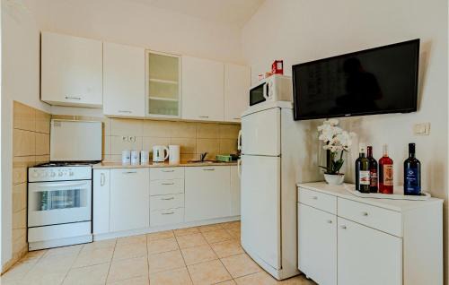 Peljesac peninsula Apartment | 2 Bedroom Stunning Apartment In Osobljava