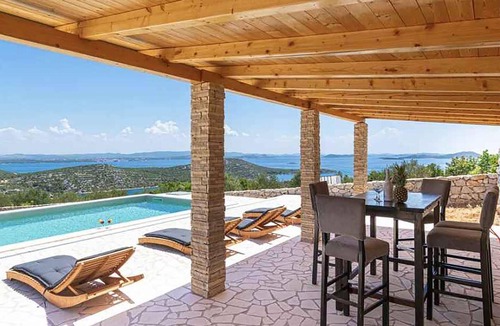 Tkon House | 2 bedroom stunning home in Tkon