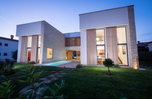 Fiorini Villa | 2 In 1