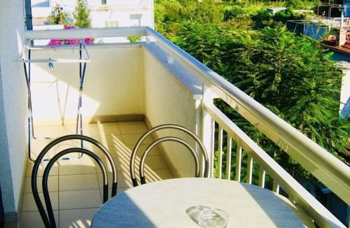 Kastela Apartment | 2 Min. V. Sea/beach, private balcony, free Wi-Fi