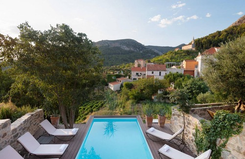 Pitve House | 200 m² House ∙ 3 bedrooms ∙ 8 guests