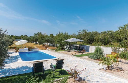 Skradin House | 200 m² House ∙ 4 bedrooms ∙ 8 guests