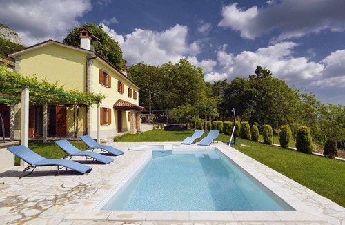 Lupoglav House | 200 m² House ∙ 4 bedrooms ∙ 10 guests
