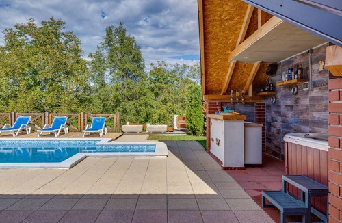 Gornje Dubrave House | 200 m² House ∙ 3 bedrooms ∙ 7 guests