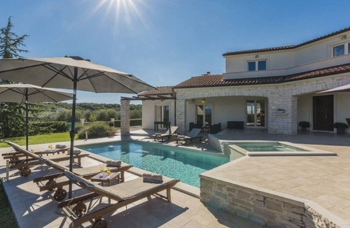 Vizinada Villa | 200 m² Villa ∙ 3 bedrooms ∙ 8 guests