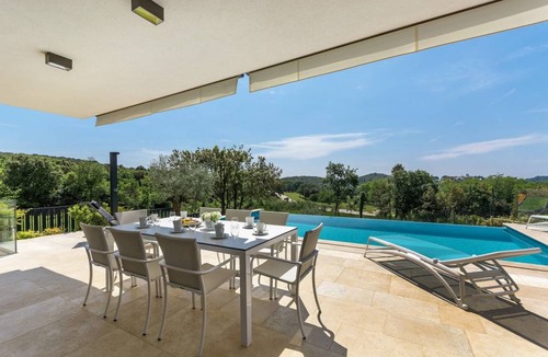 Vrsar Villa | 200 m² Villa ∙ 3 bedrooms ∙ 8 guests