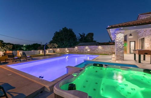 Filipini Villa | 200 m² Villa ∙ 4 bedrooms ∙ 8 guests