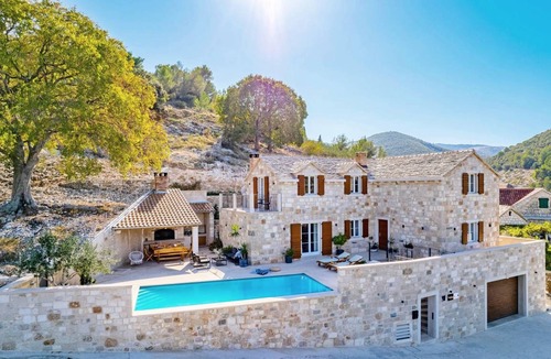 Dol Villa | 200 m² Villa ∙ 4 bedrooms ∙ 8 guests