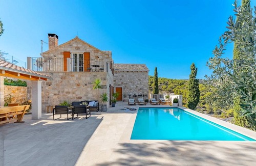 Dol Villa | 200 m² Villa ∙ 4 bedrooms ∙ 8 guests