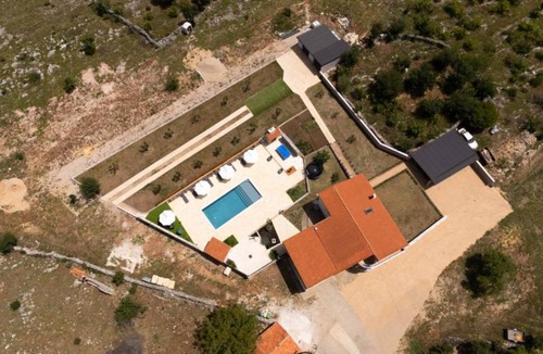 Bogatic Villa | 200 m² Villa ∙ 5 bedrooms ∙ 9 guests