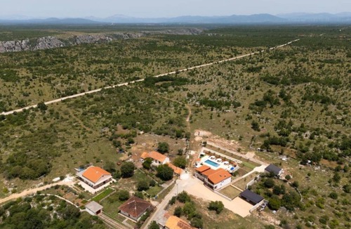 Bogatic Villa | 200 m² Villa ∙ 5 bedrooms ∙ 9 guests