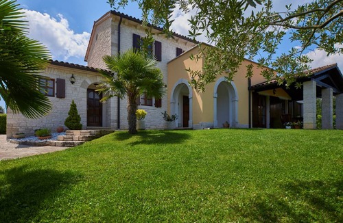 Karojba Villa | 202 m² Villa ∙ 4 bedrooms ∙ 8 guests