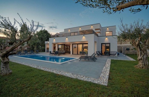 Rtina House | 203 m² House ∙ 5 bedrooms ∙ 10 guests