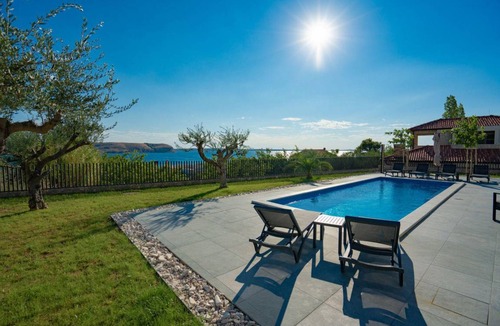 Rtina House | 203 m² House ∙ 5 bedrooms ∙ 10 guests