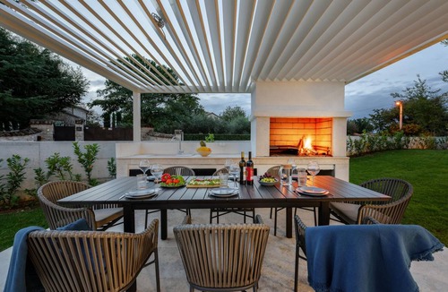 Jehnici House | 208 m² House ∙ 4 bedrooms ∙ 8 guests