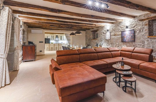 Buzet House | 210 m² House ∙ 4 bedrooms ∙ 8 guests