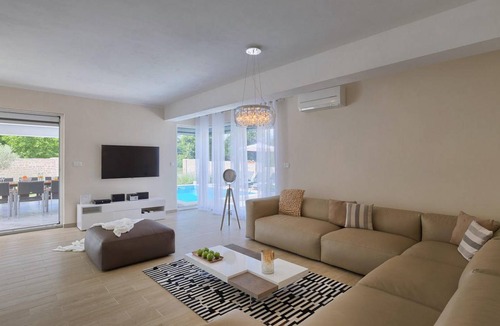 Boljevici House | 210 m² House ∙ 4 bedrooms ∙ 8 guests