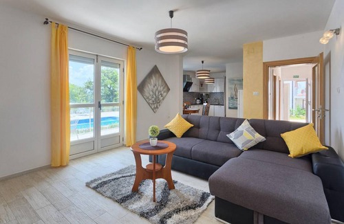 Brnobici House | 212 m² House ∙ 4 bedrooms ∙ 8 guests