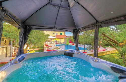 Kastel Stafilic House | 214 m² House ∙ 7 bedrooms ∙ 16 guests