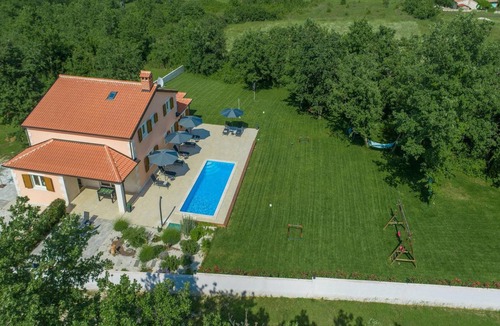Visnjan House | 219 m² House ∙ 5 bedrooms ∙ 12 guests