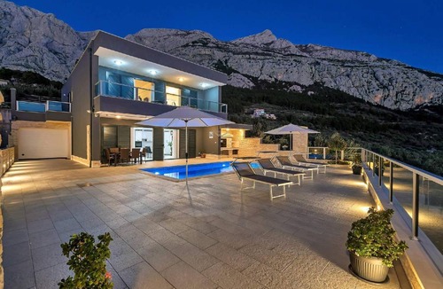 Zelenka House | 220 m² House ∙ 4 bedrooms ∙ 9 guests