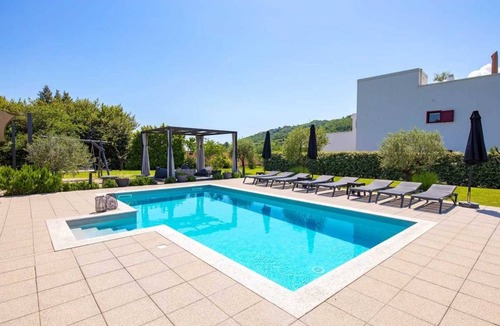 Mihotici Villa | 220 m² Villa ∙ 5 bedrooms ∙ 10 guests
