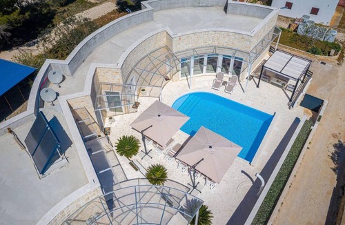 Zdrelac House | 228 m² House ∙ 4 bedrooms ∙ 8 guests