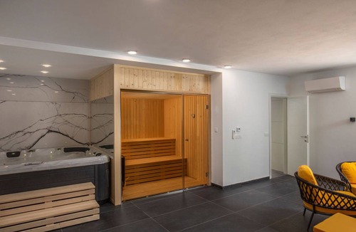 Obrs House | 230 m² House ∙ 1 bedroom ∙ 6 guests