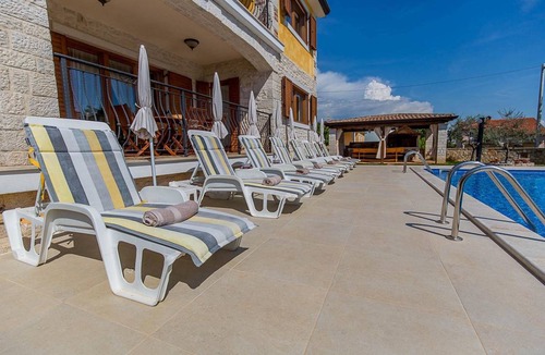 Buici House | 230 m² House ∙ 5 bedrooms ∙ 10 guests