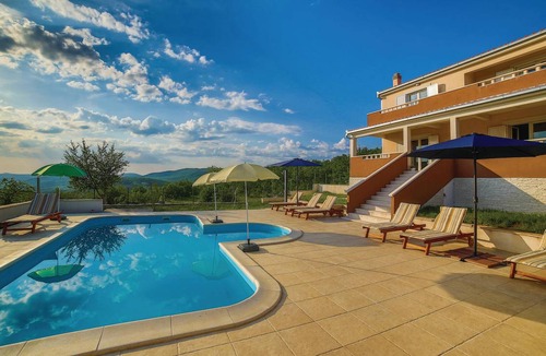 Lecevica House | 250 m² House ∙ 4 bedrooms ∙ 10 guests