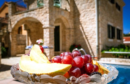 Kremena House | 250 m² House ∙ 7 bedrooms ∙ 24 guests