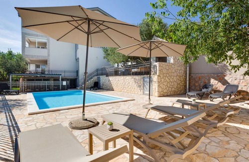 Maslenica Other | 260 m² Accommodation ∙ 7 bedrooms ∙ 16 guests